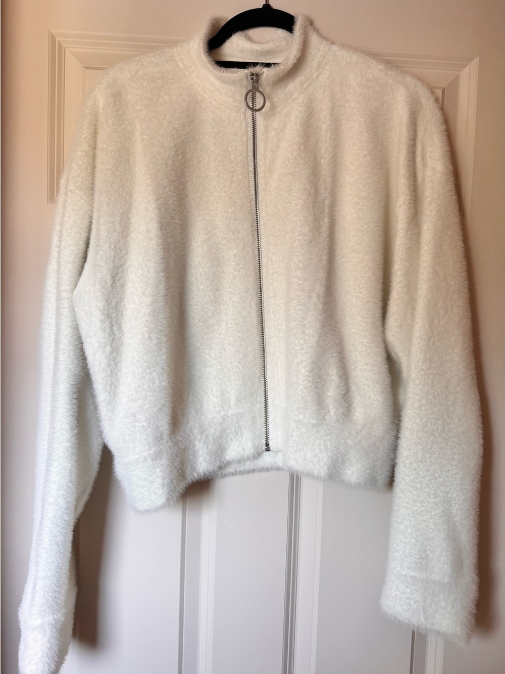 Gymshark White Zip-Front Fuzzy Cropped Jacket